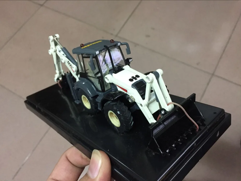 Редкий Komatsu D70 центр Pivot экскаватор погрузчик белый 1/50 масштаб литой