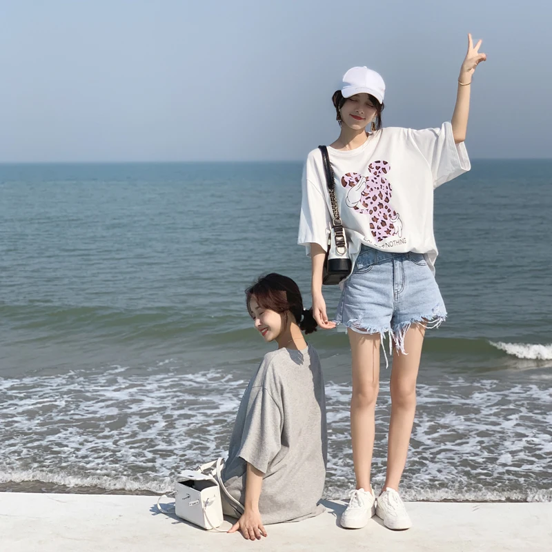 Mishow Летняя свободная хлопковая футболка с оригинальным принтом и рукавами 3/4 в