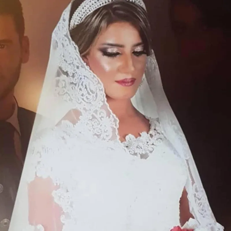 

2021 New Designer Ball Gown Wedding Dresses Sequined Bead Tiered Tulle Short Sleeves Wedding Dress Bridal Gowns vestido de novia