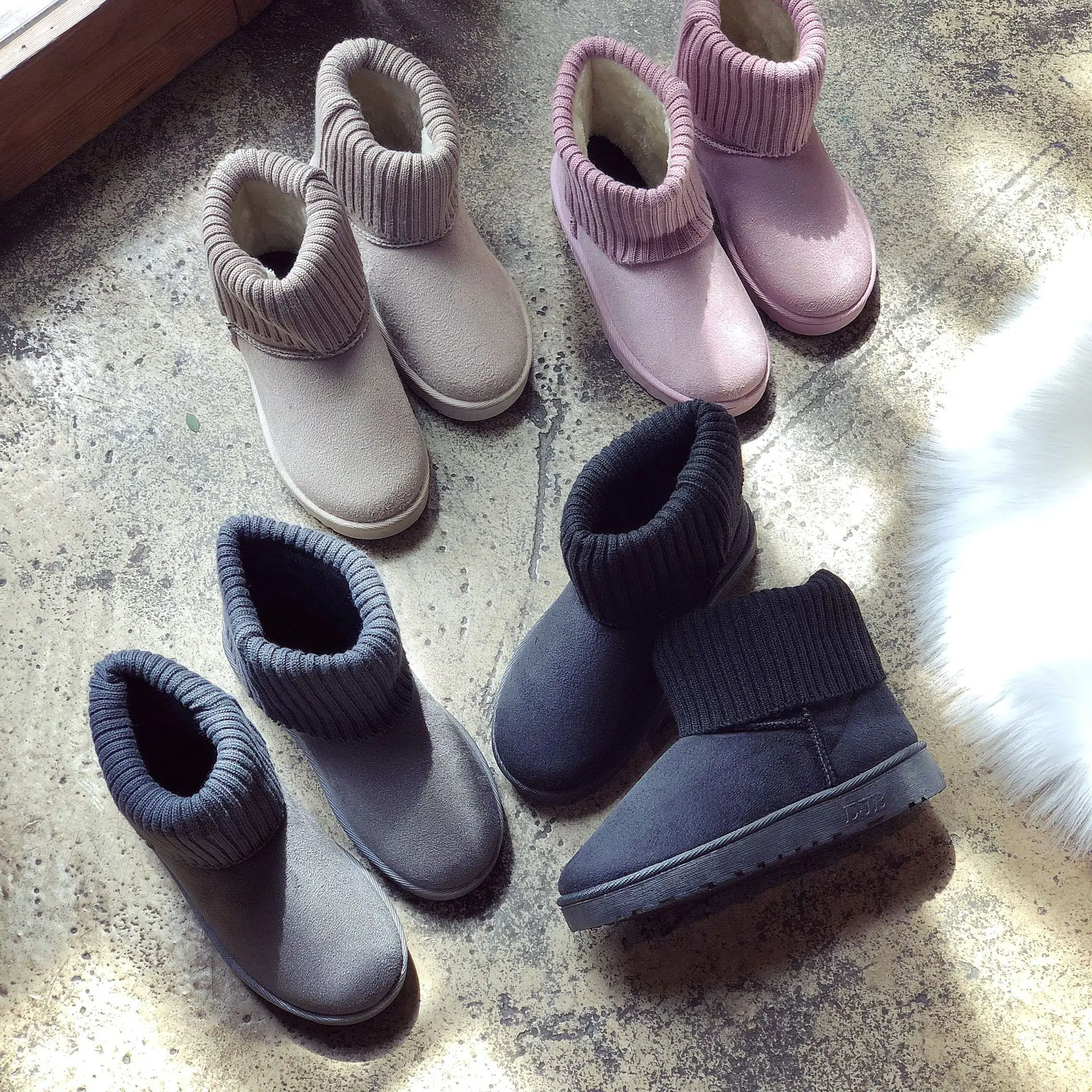 2018 new winter ladies' flat bottomed boots lady's snow cotton flannel shoes. | Обувь