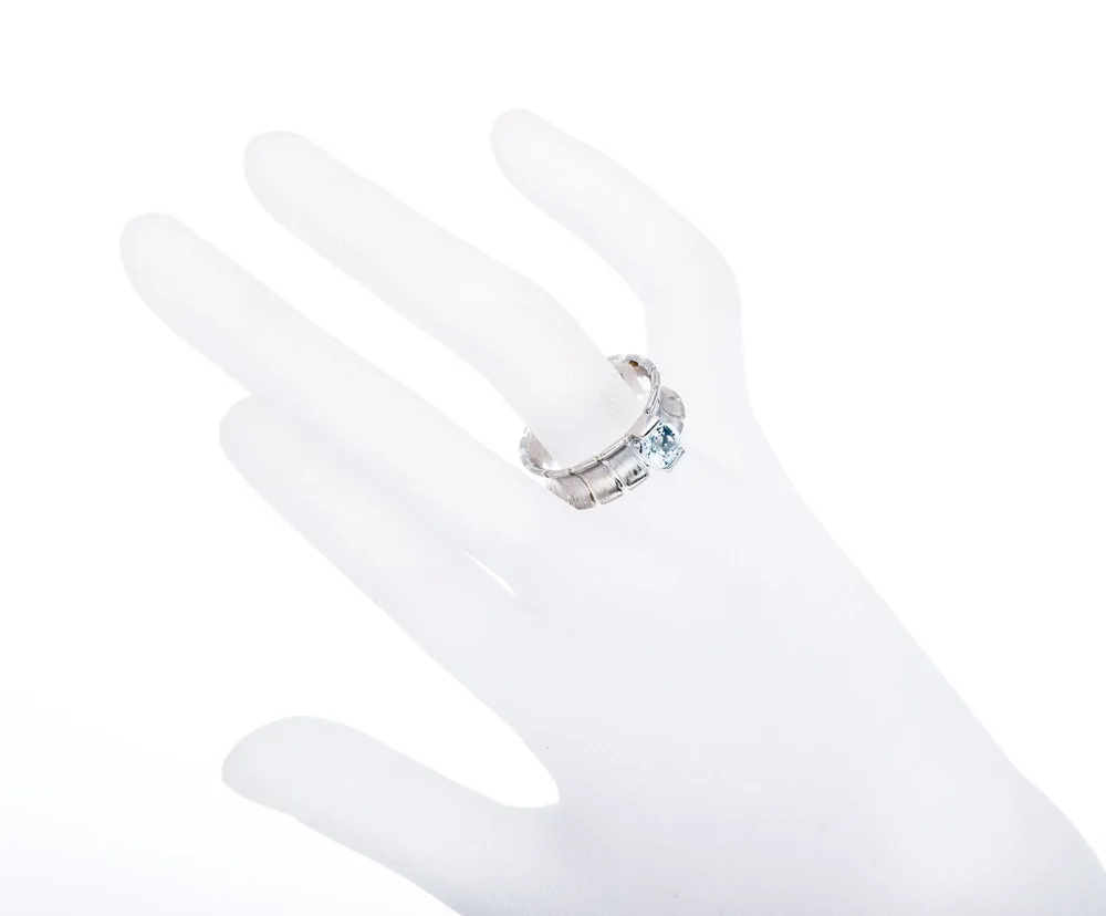 Серебряное кольцо 925 пробы с аквамарином 0.71 карат