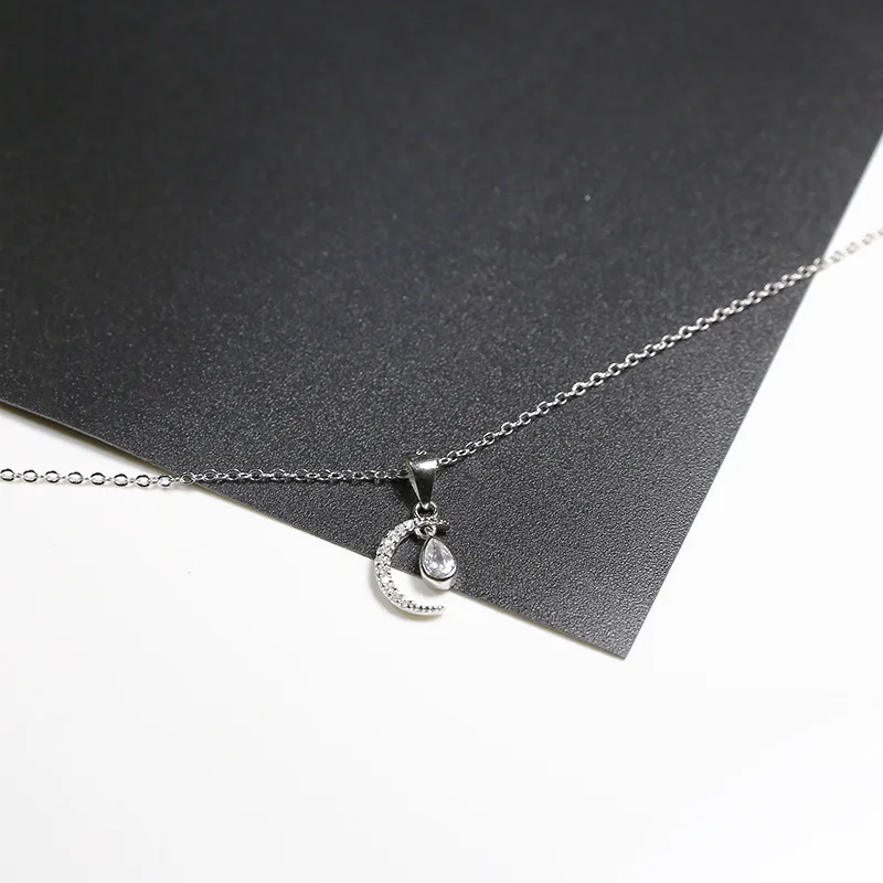 Женское колье с подвеской в виде Луны серебро 925 пробы