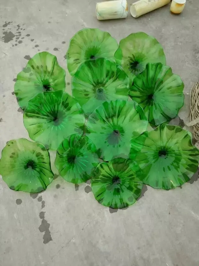

Green Custom Made Whole Sale Price Art Decor Hand Blown Glass Plated Murano Glass Wall Decor Plates