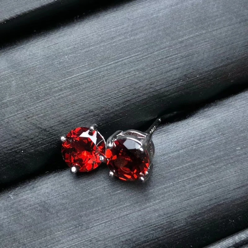 Женские круглые серьги гвоздики Procogem изящные из серебра 925 пробы 6 мм 2Ct 5A
