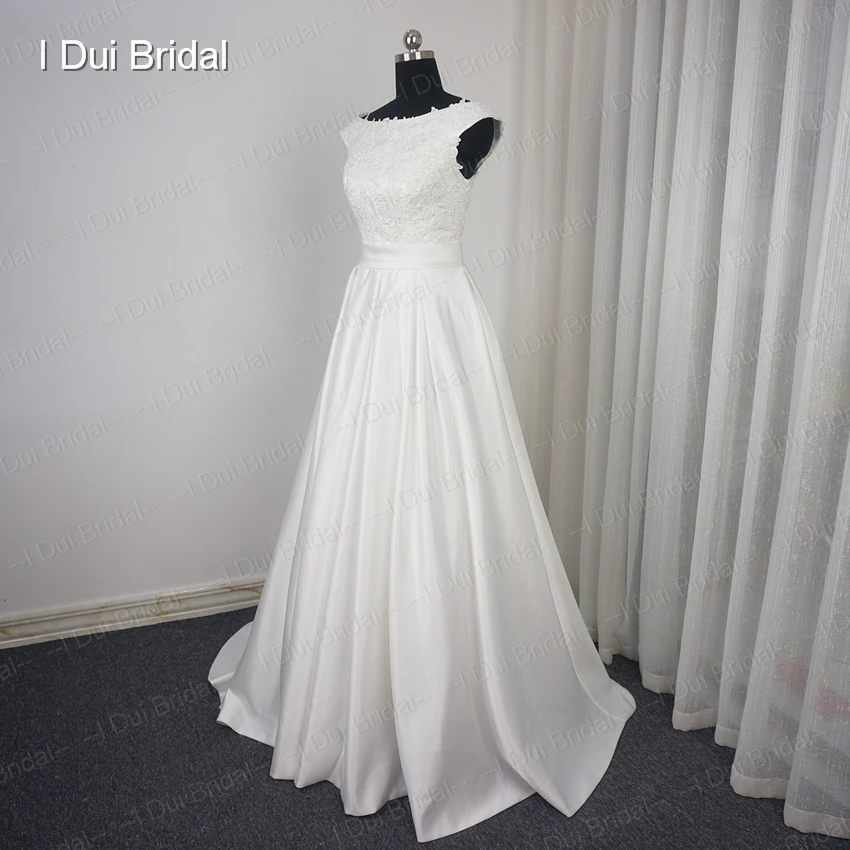 Атласное свадебное платье А силуэта с открытыми плечами и кружевом|bridal gown|lace bridal