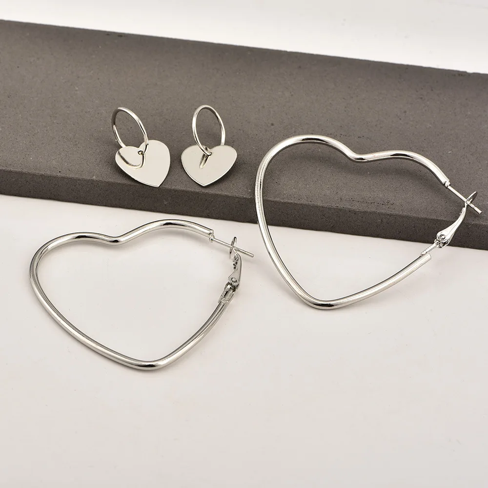 

2019 Punk Simple Double Heart Large Circle Hoop Earrings Women Fashion Silver color Buckle Simple Brincos Earring Set oorbellen