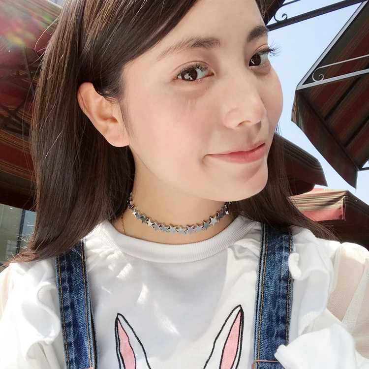 Модное гладкое ожерелье с пятиконечными звездами массивное Золотистое