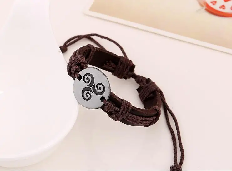 Кожаные браслеты Teen Wolf Triskele ювелирные изделия из фильма Pulseras Прямая поставка