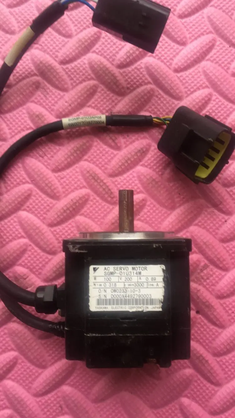 

Servo motor SGMP-01U314M , Used one , 90% appearance new , 3 months warranty , fastly shipping