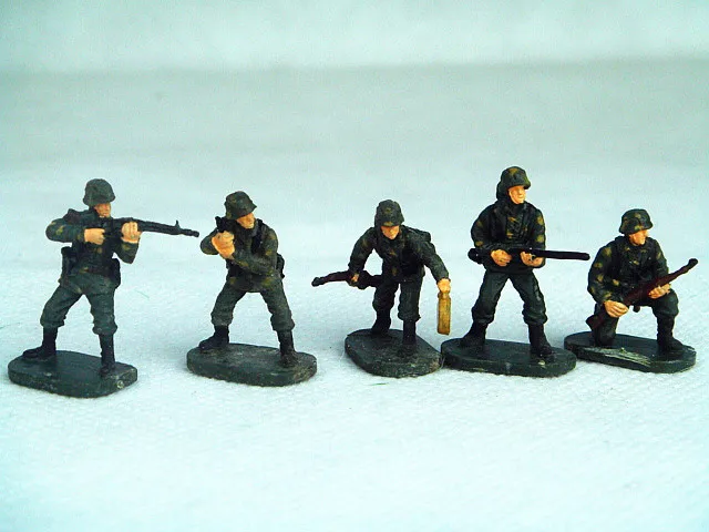 

super mini pvc figure 1:72 German World War II Soldiers Painted 5-Man Group