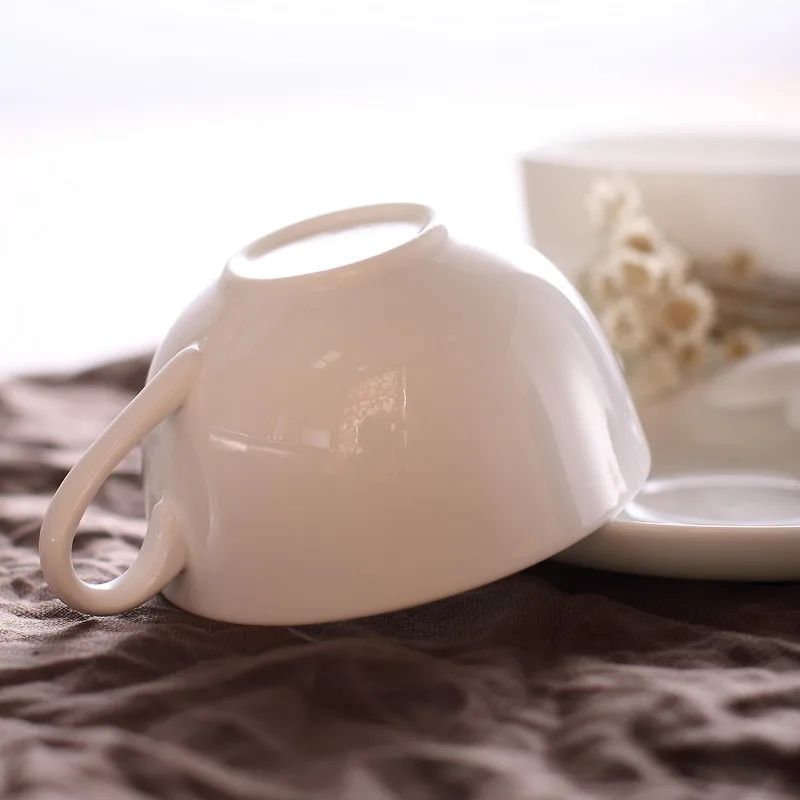 

200ML Brief White Bone china Coffee Milk Cup with Saucer Spoon Kit Office Black Tea Mug Ceramic Drinkware Tea Cup Birthday Gifts