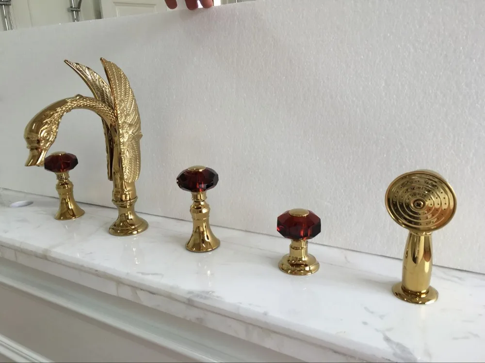 Бесплатная доставка широкое Красный Кристалл ручки лебедь ванной смеситель для