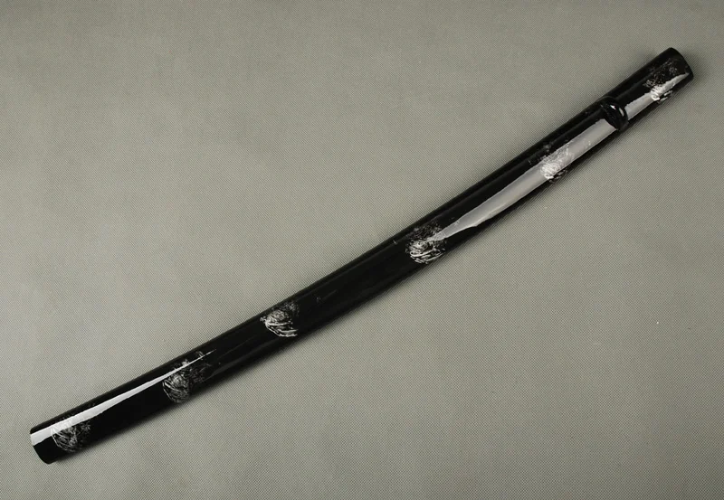 Изысканный меч черно серебристый глянцевый лакированный ножны деревянные Сая