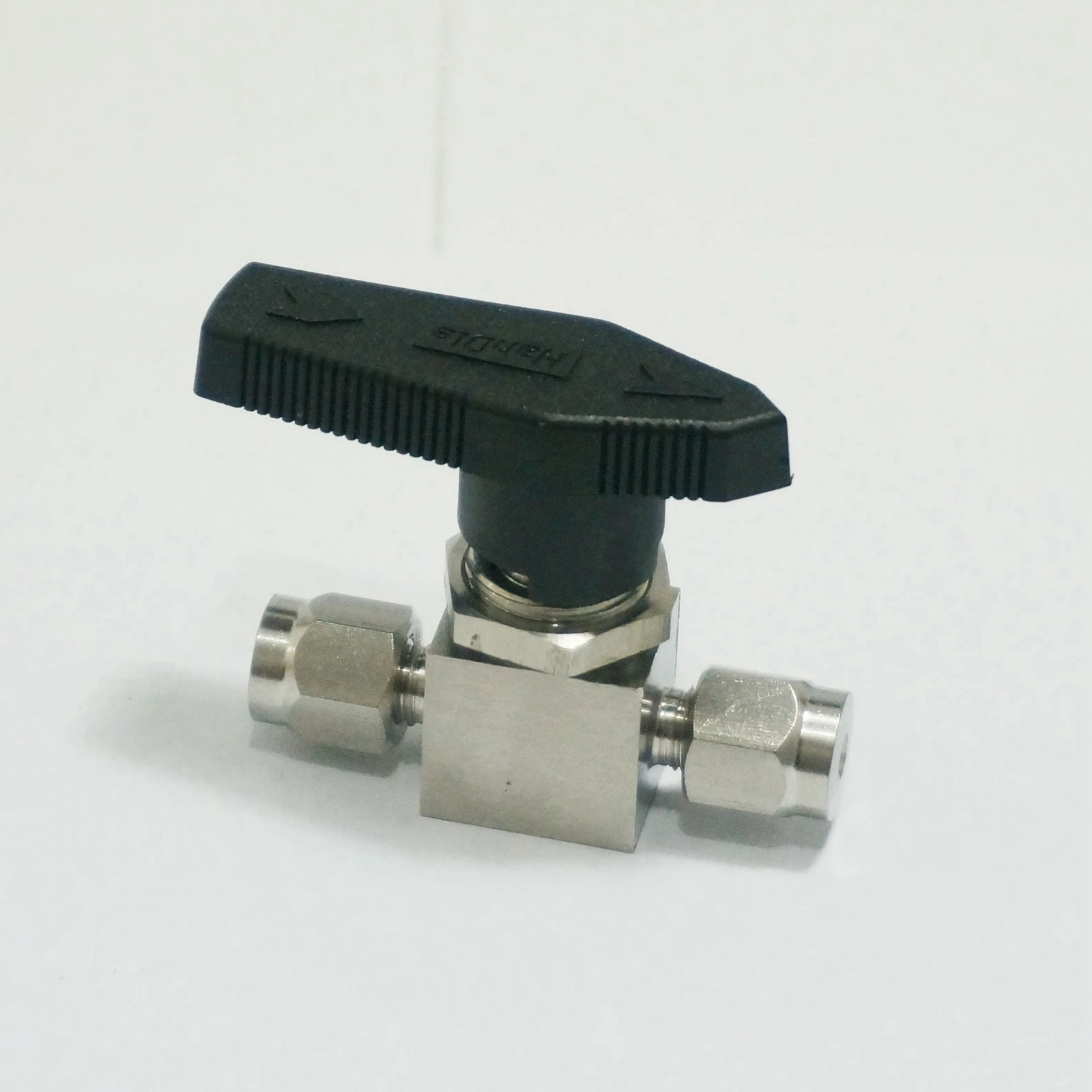 304 нержавеющая сталь Компрессионный фитинг запорный шаровой клапан 915 PSI Q91SA PN 6 4