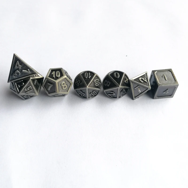 Шрифт Подземелья и Драконы 7 шт./компл. Творческий RPG игральная кость d& металлические игральные кубики DND гальванических никель