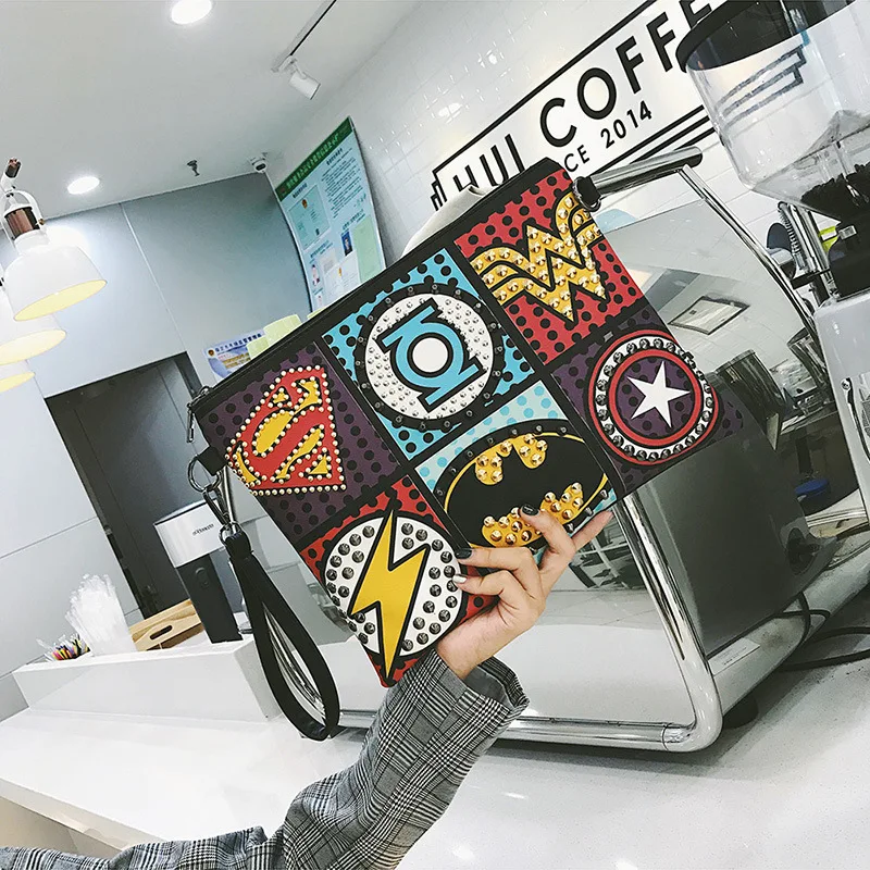 Женская сумка из искусственной кожи с заклепками в стиле ретро супергероя