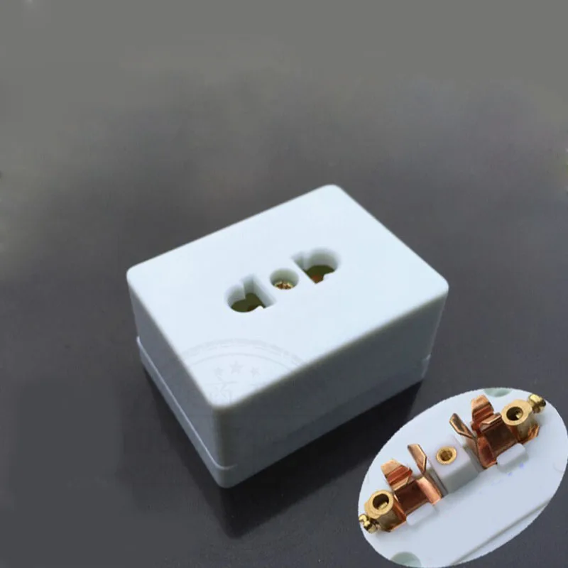 Электрическая настенная розетка 2 круглых отверстия для поверхностного монтажа