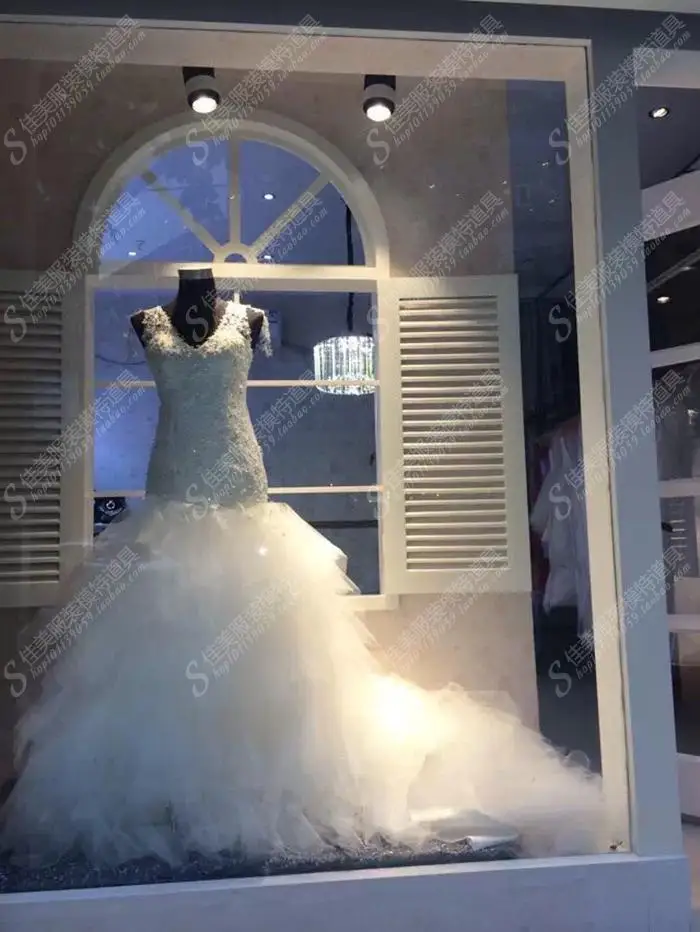 Магазин одежды модели реквизит мужской бюст костюм фото женские стеллажи