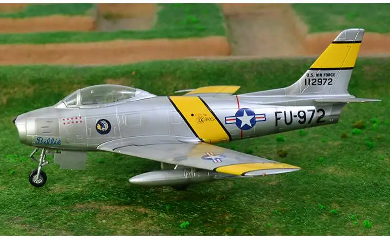 37102 Предварительно построенный 1/72 F-86 Sabre трансонический реактивный истребитель крыло F-86F самолет хобби Коллекционная готовая пластиковая модель самолета - Цвет: 37102