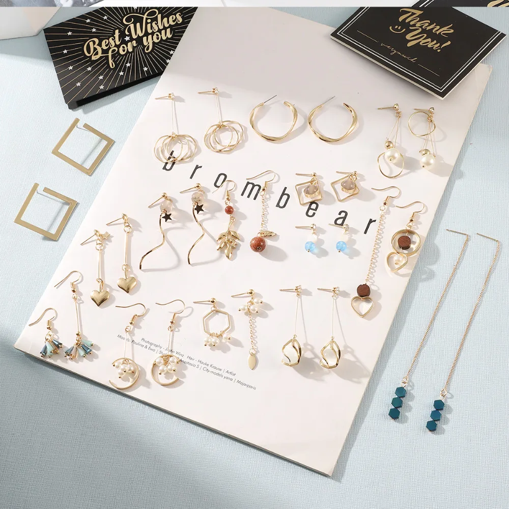 Женские серьги гвоздики с жемчугом золотистые разных видов геометрической формы