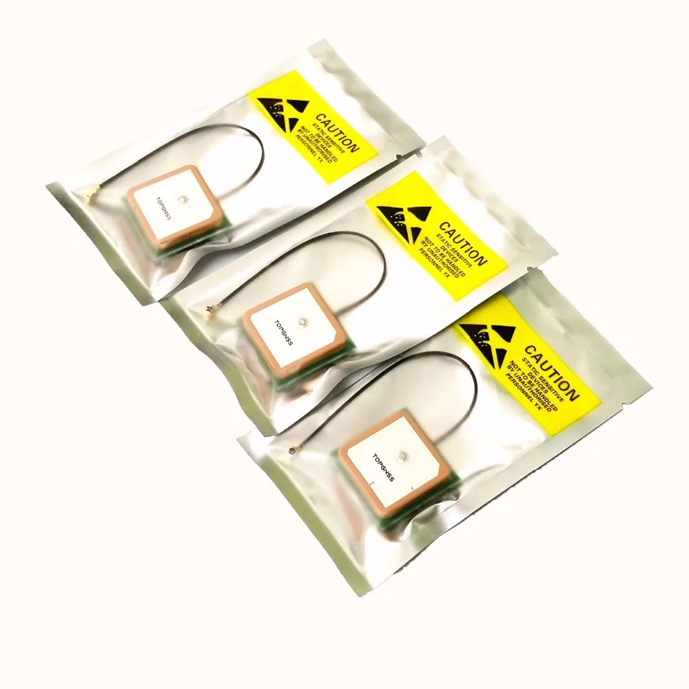 

3PCS for IOT M2M GNSS GPS antenna 28dB High Gain ceramic patch internal GPS GLONAS antenna 1575.42MHZ 28*28*7.2mm IPX connector