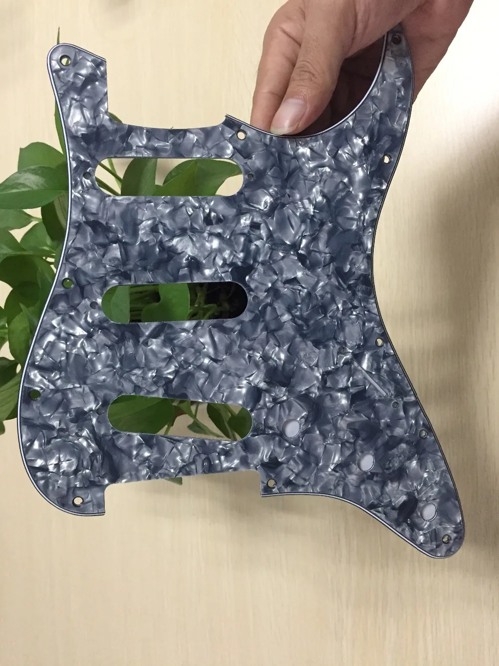 FLEOR 1 шт. Страт накладка на гитару sss pick Guard Scartch Plate w/pick guard винты для 11 отверстий гитарных частей, 20 цветов на выбор