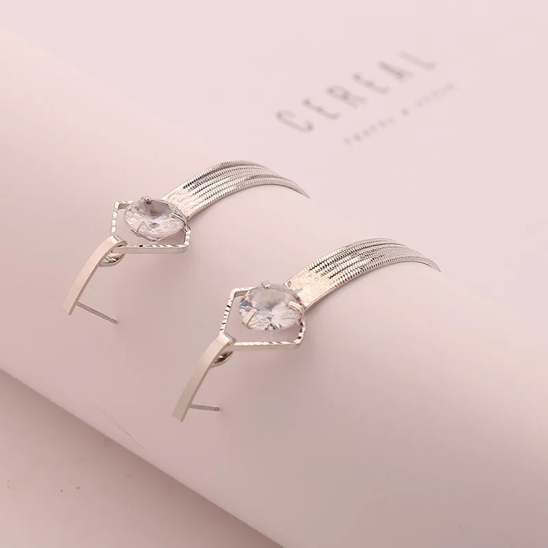 

New Bohemian Earrings Exquisite Women's Temperament Fashion Ladies Gold Long Tassel Pendant New Ladies Clothing Accessories