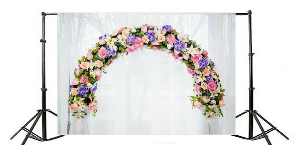 Фон для фотосъемки Необычные цветущие свежие цветы венок арочная дверь