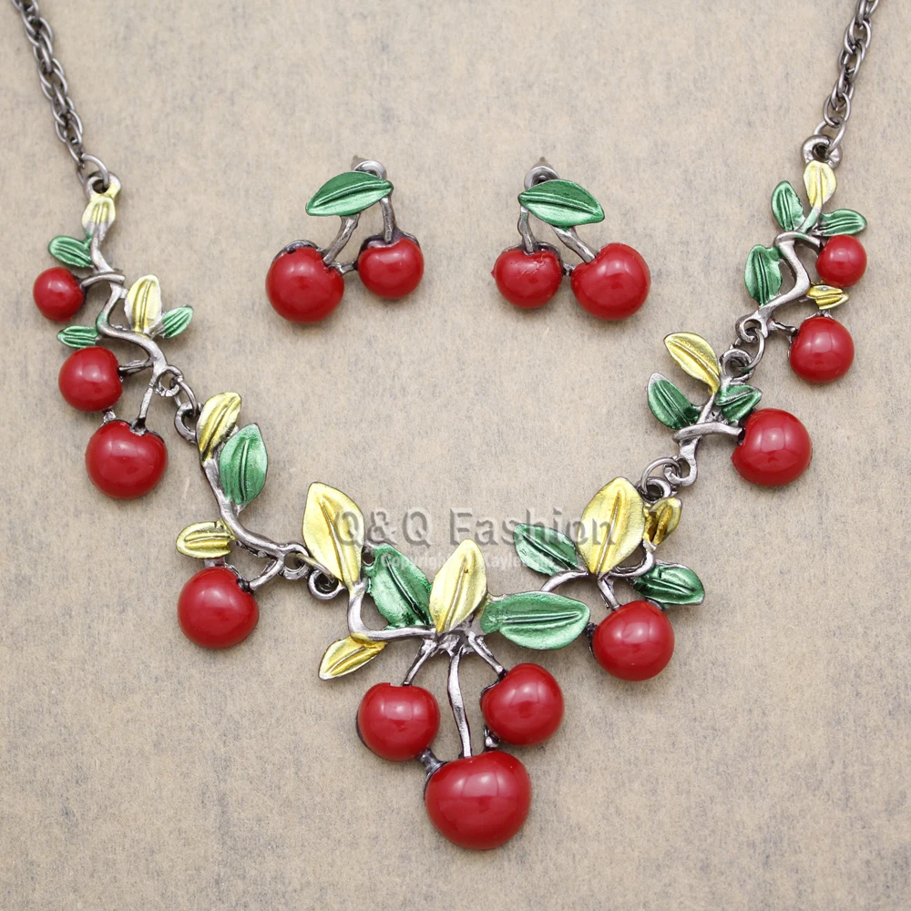 Новый модный юбилейный Романтический Слюнявчик с вишней и листьями черная