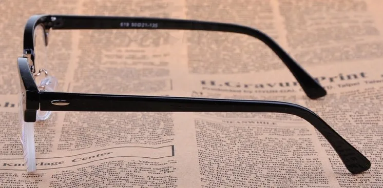 2019 Модная стильная обувь на заклепках с плоскими стеклами и половинной рамкой