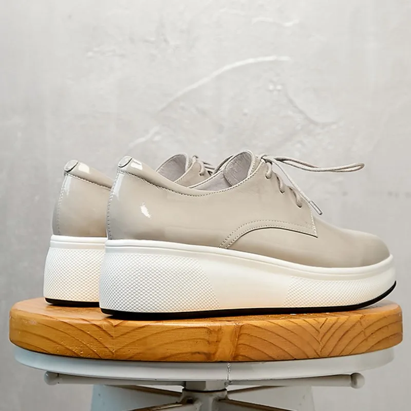 Роскошная женская обувь на платформе из натуральной кожи с острым носком толстой