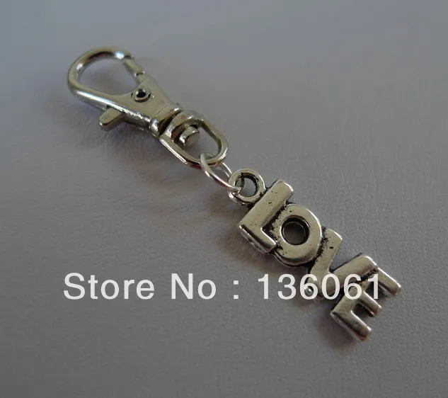 

Vintage Silver Alphabet PETITE CUTE LOVE Clasp Key Chain For Keys Car Key Ring Souvenir Couple Handbag Jewelry Friendship Gift