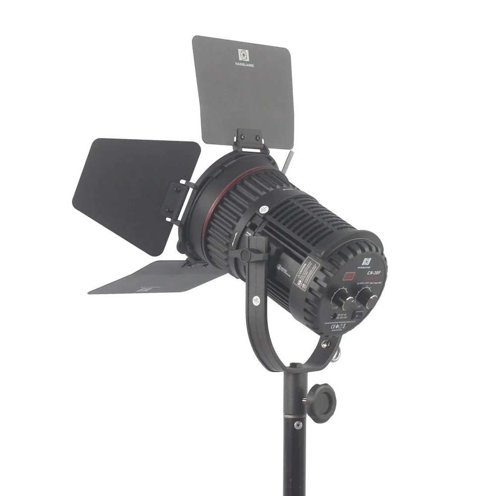 Светодиодный прожектор с френелем CN-30F 30 Вт Фокусируемый и регулируемый 2 4G