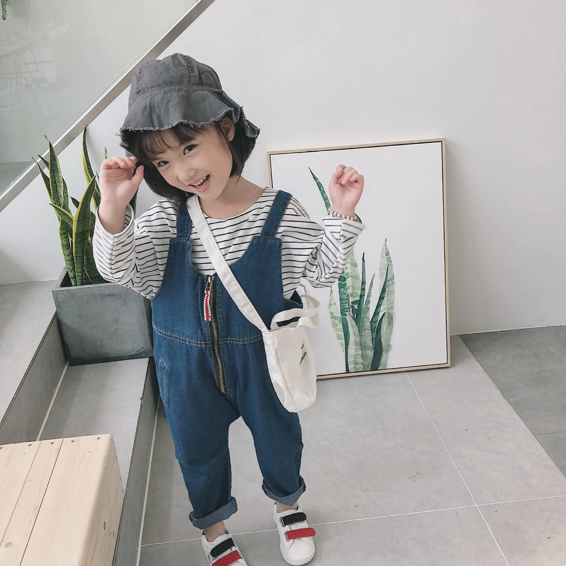 2018 spring autumn clothing pure color cotton two fake pockets ornament boys girls kids zipper fly loose fashion cowboy overalls | Детская