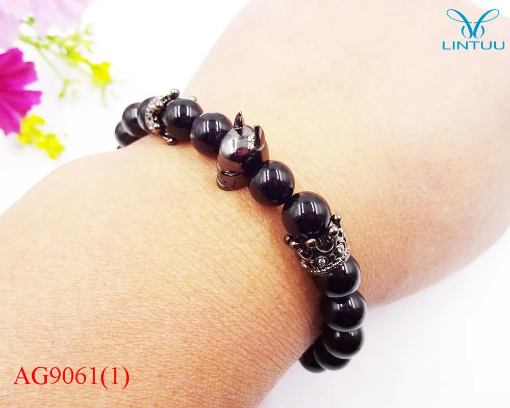 Мужской браслет в римском стиле золотой виде рыцаря Бэтмена и короны из черного