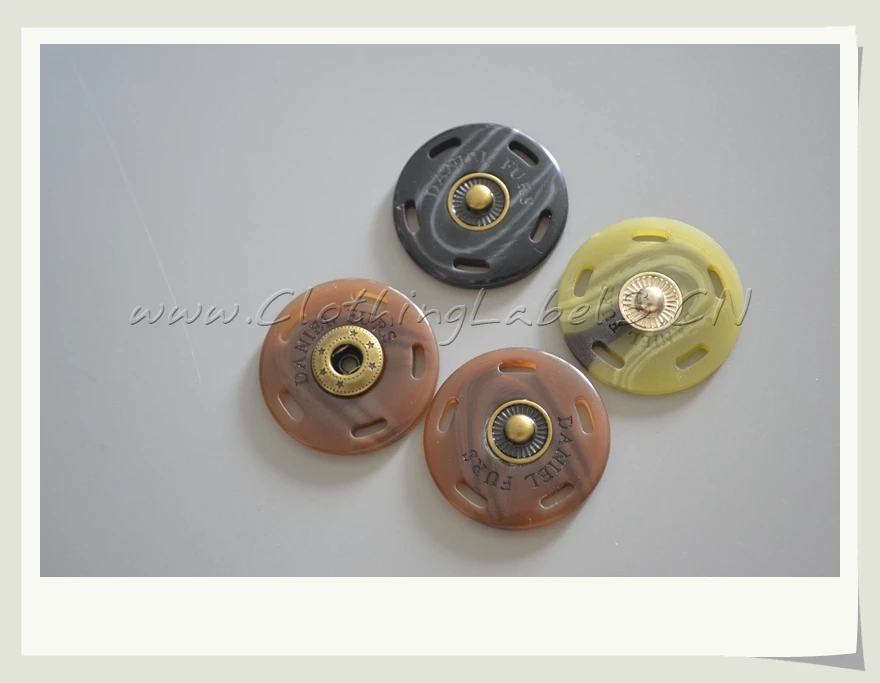 Изготовленные на заказ кнопки из смолы для одежды натурального цвета швейных