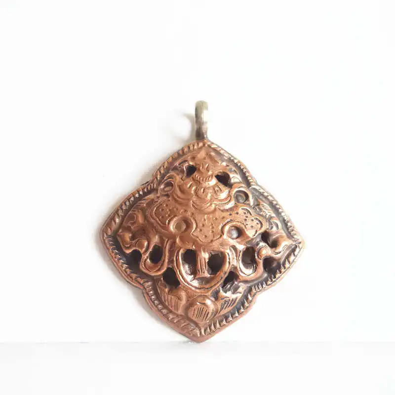 TBP031 тибетская красная Фотолюминесцентная амулетная подвеска|pendant amulet|brass pendantlucky