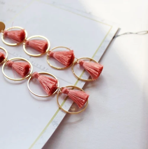 Новые розовые серьги с кисточками эффектные ювелирные украшения 4 слоя бахромой