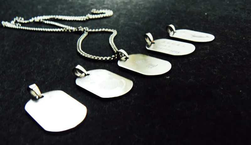 Pure Titanium теги декоративные подвески солдаты бренд надписи выгравированы фото |