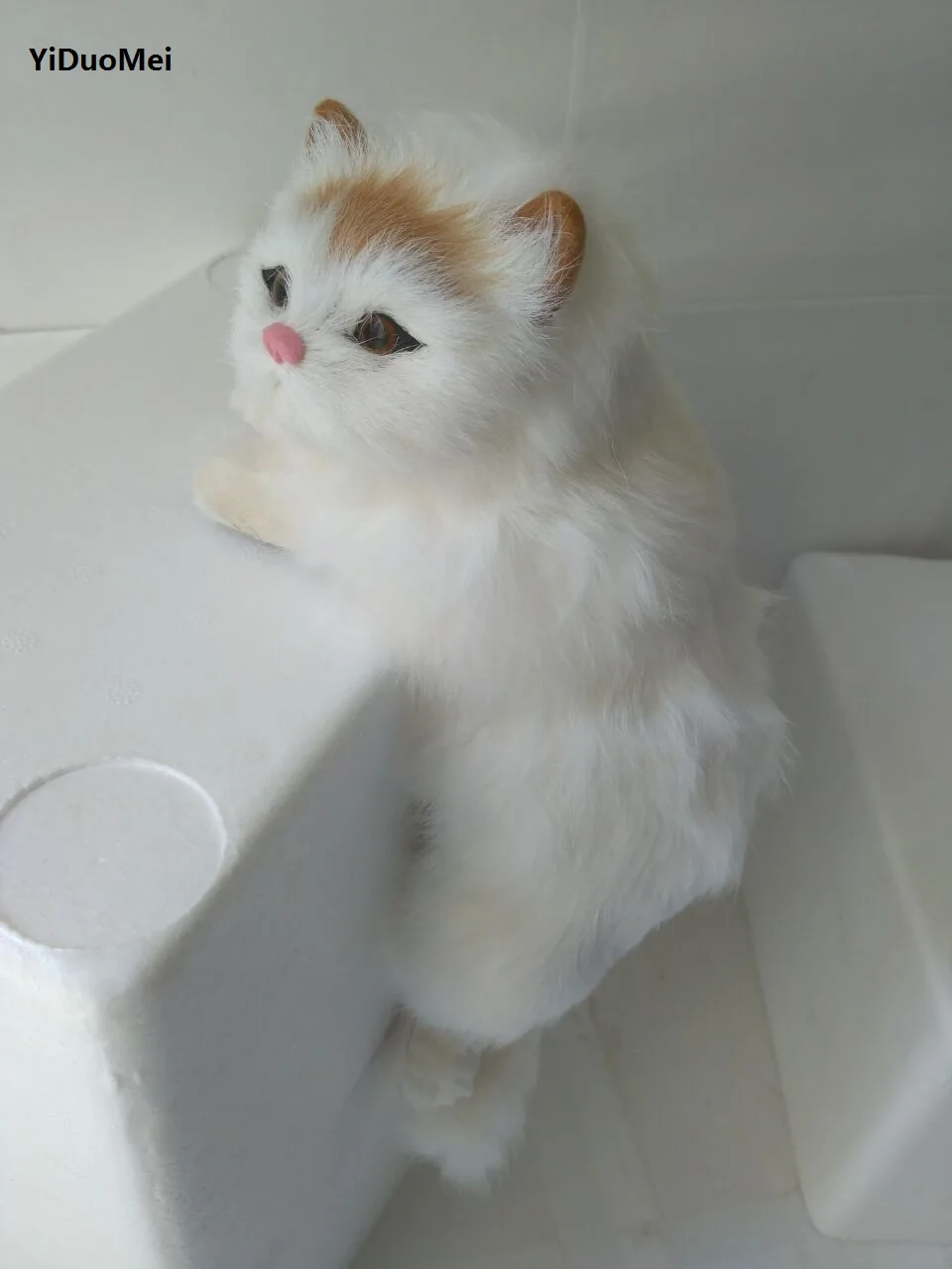 Модель искусственной кошки пластмассовая и пушистая большая кошка с правой