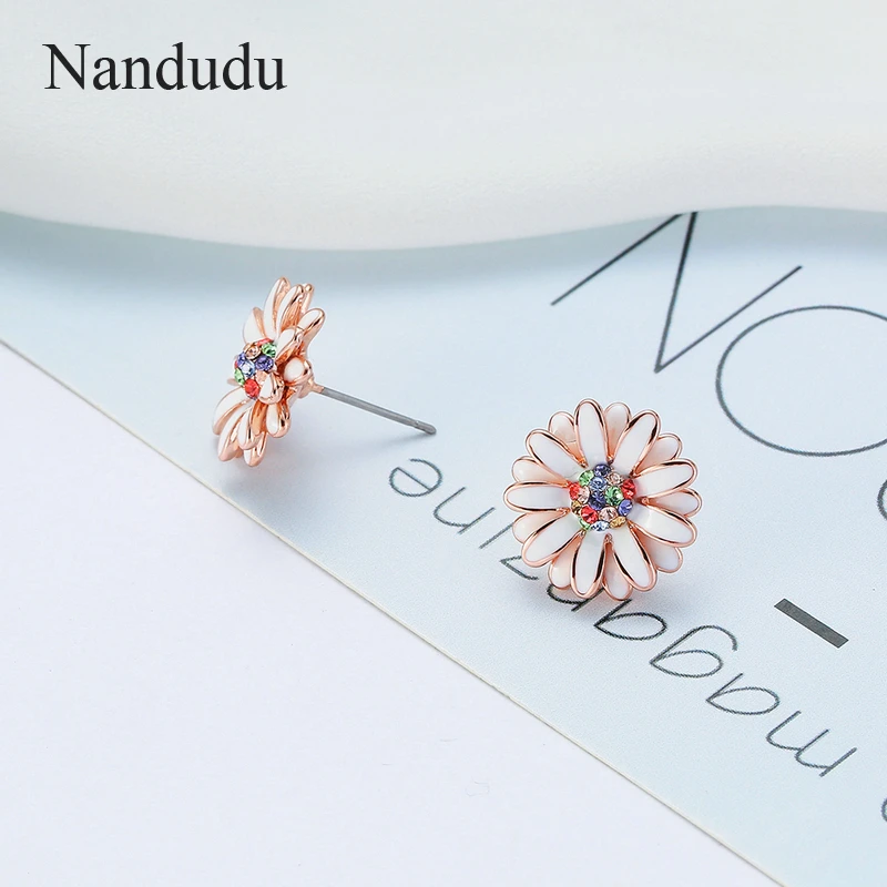 Nandudu элегантные серьги-гвоздики с цветком из розового золота 15 мм для женщин