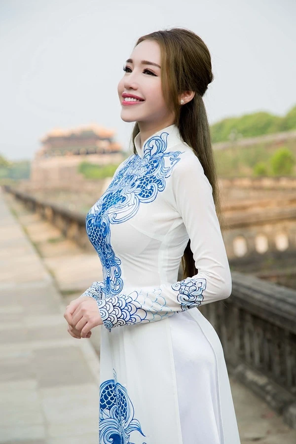 Вьетнамское традиционное платье Ципао aodai сине белый фарфор|Одежда Азии и