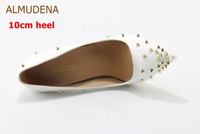 white 10cm heel ALMUDENA/пикантные женские модельные туфли-лодочки с заклепками и острым носком; цвет белый, черный; Туфли-гладиаторы с золотыми заклепками; туфли-лодочки на шпильке 10 см, 12 см - Цвет: white 10cm heel