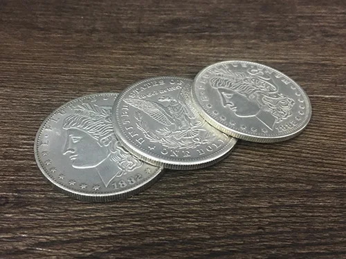 Triad Coins (Morgan Gimmick) от Joshua Jay исчезнет/появляющаяся классическая монета Волшебные