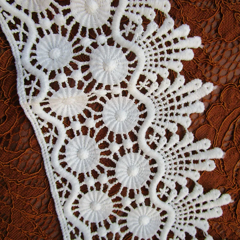 Кружевная лента с цветами 85 мм французская белая для украшения стола занавески