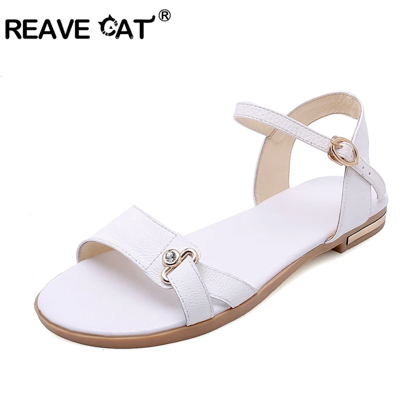 Женские босоножки на плоской подошве REAVE CAT летние сандалии из натуральной бычьей