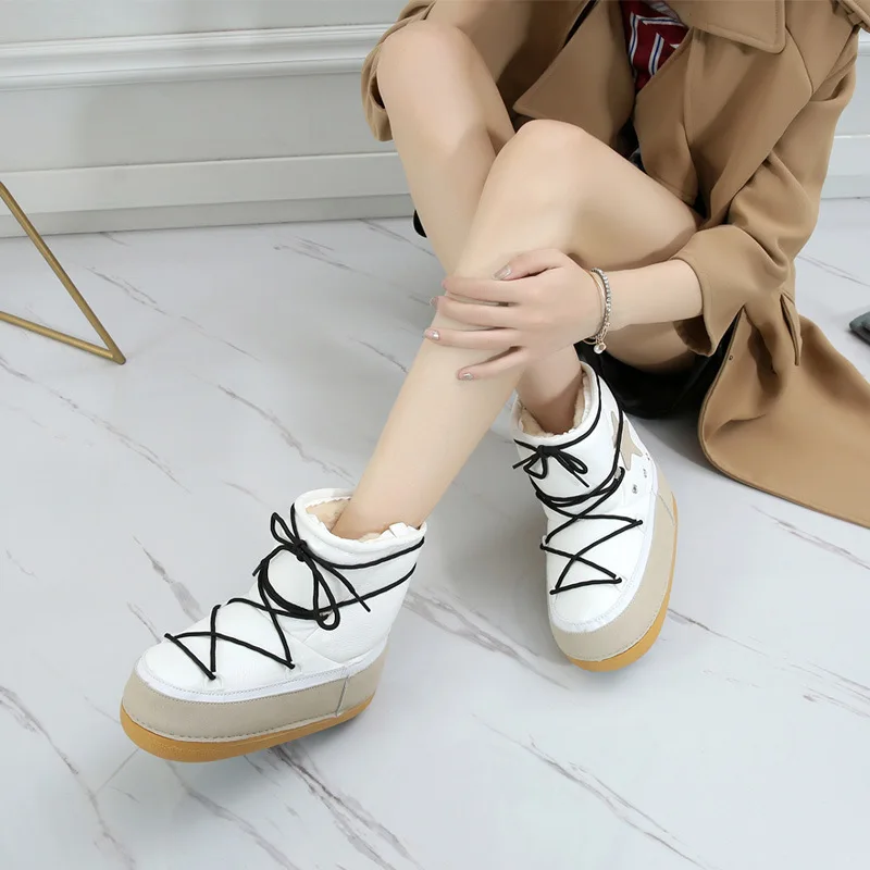 

CuddlyIIPanda 2019 Russian Style Snow Boots Thickened Wool Symmetric Women Winter Boots Star Embroider Ankle Boots Botas Mujer