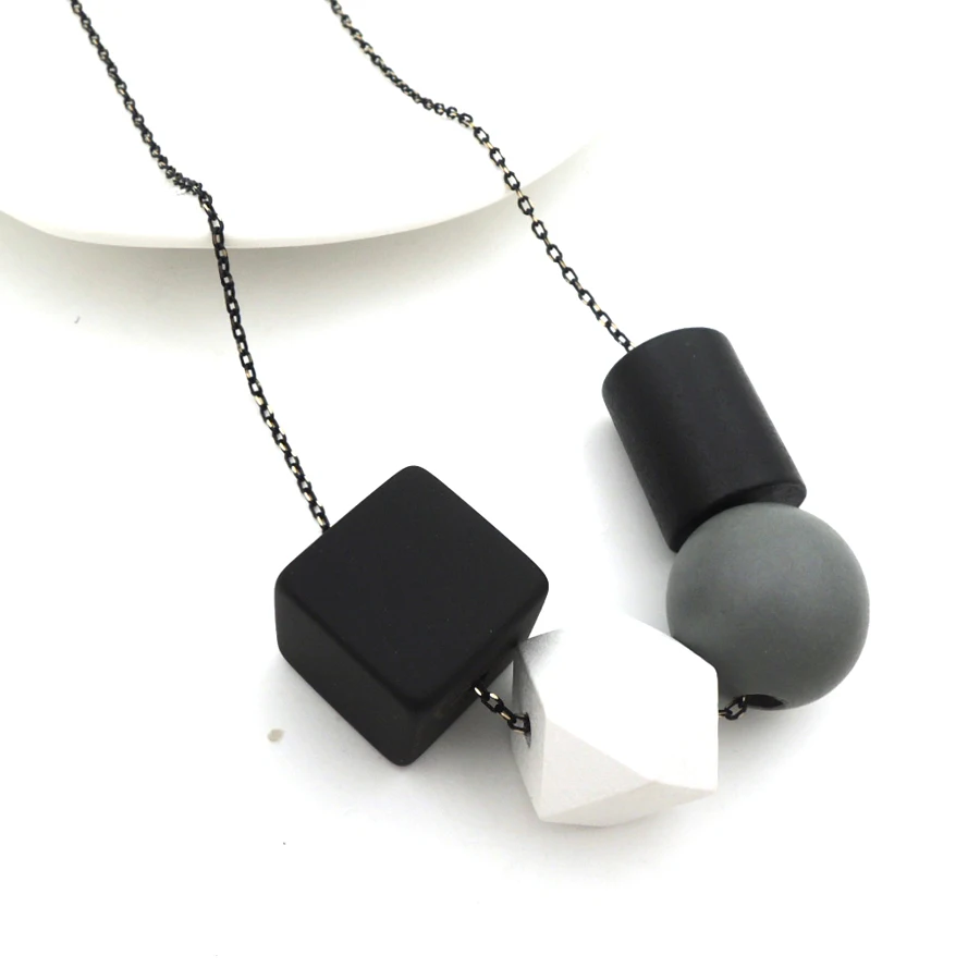 Geometric Wooden Necklace pendant cluster chain Modern Tribal Chic BALL STATEMENT grey black white NW202 | Украшения и аксессуары