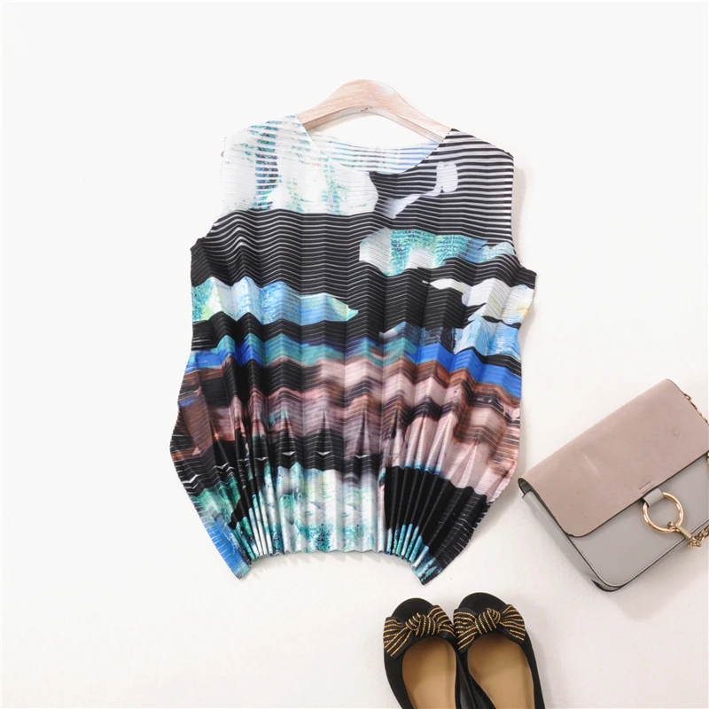 

Pleats High End Digital Print Bi Directional Folding Doll Miyake Pleated Vest