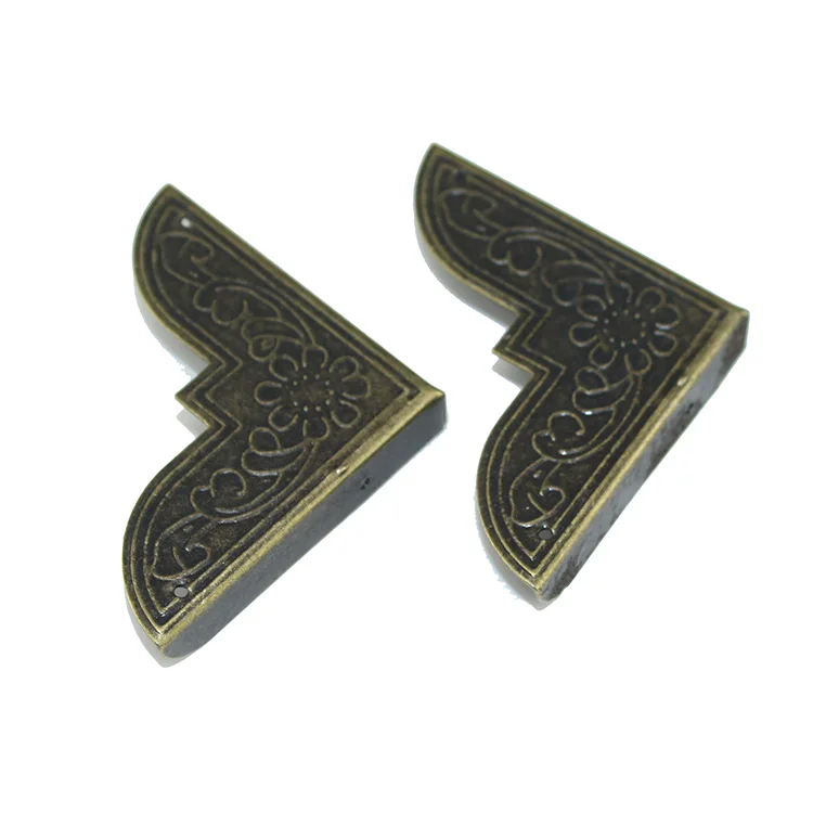 10 шт. 50*50*10 мм резной узор защитников Винтаж styleBronze Треугольники углу углы